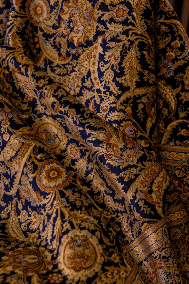 Kain batik untuk blazer