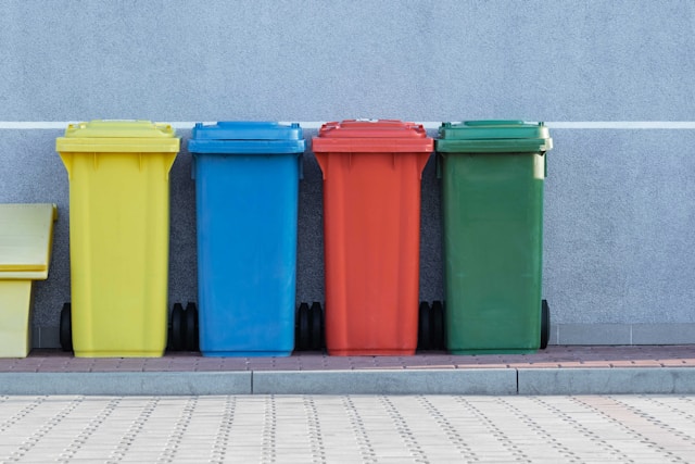 kenali perbedaan warna tong sampah